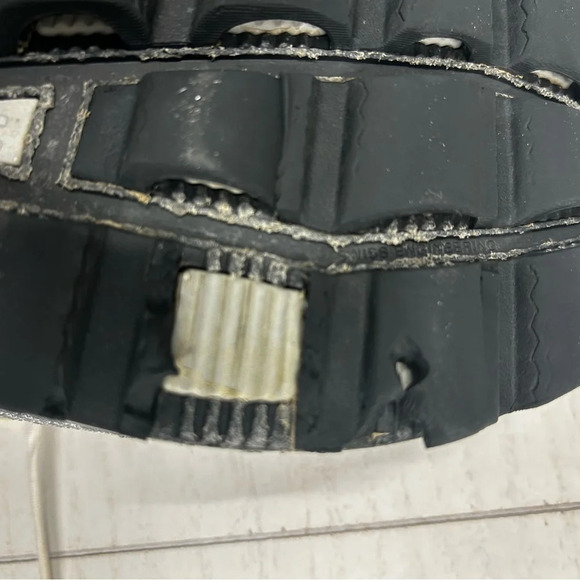 ON Cloudsurfer Glacier/Black Womens 10.5 Grey Black White Preowned - Picture 8 of 15